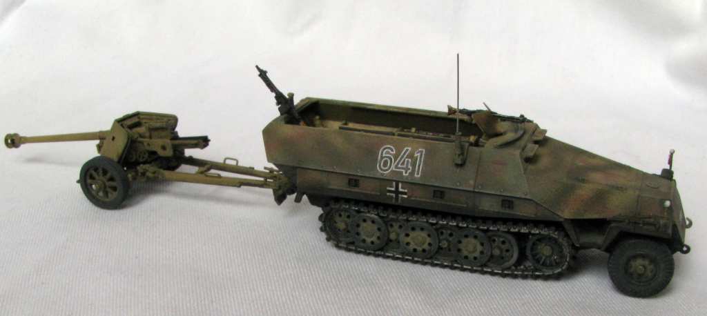 1:72 Dragon Sd. Kfz. 251/1 Ausf. D by Pawel